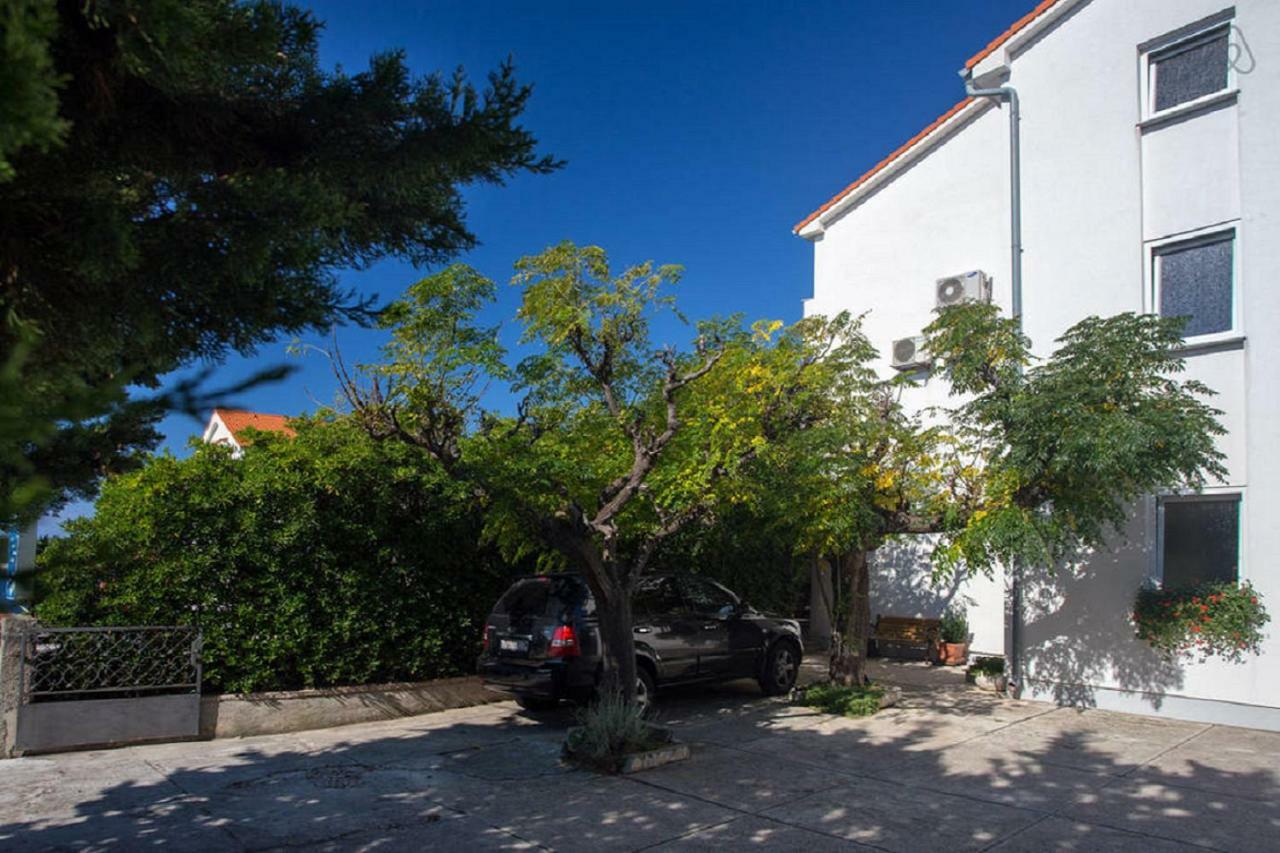 Guest House Mazuth II Banjol Exterior photo